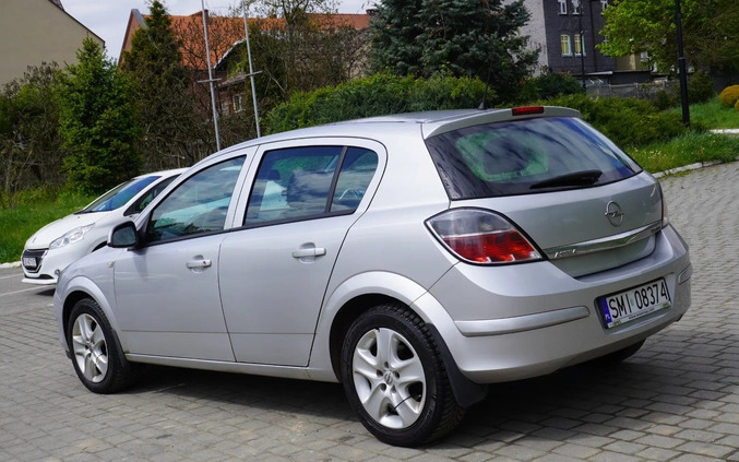 Opel Astra cena 9999 przebieg: 341000, rok produkcji 2010 z Katowice małe 631